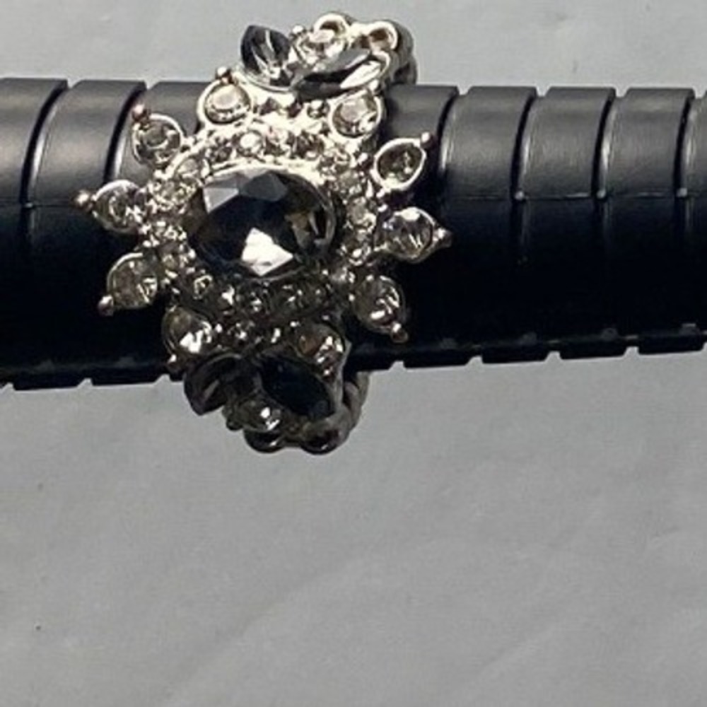 Womens Silver‎ Tone Rhinestone Flower Statement Ring 7.75